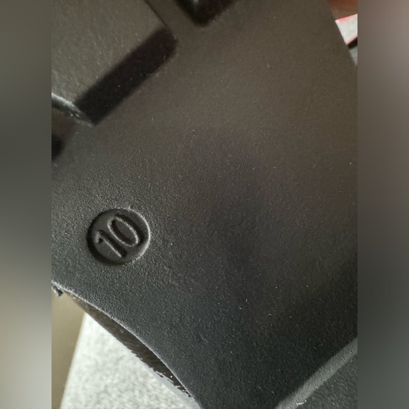 LIMELIGHT WOMEN’S KENDALL Platform LOAFER Black Patent with Gold Chain Size 10 - Picture 8 of 11